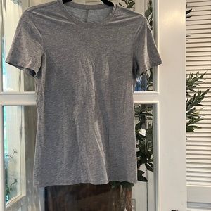 Lululemon Gray T shirt